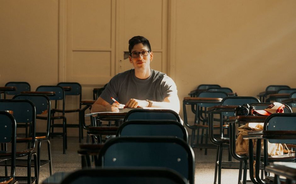 Escolher Qual Concurso Prestar: 4 Critérios que Evitam 8 Meses Perdidos