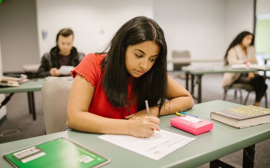 Como Ler Edital: Checklist de 8 Pontos para Evitar Eliminação