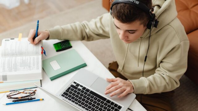 Curso Online ou Apostila para Concurso? 5 Dicas de Quem Passou