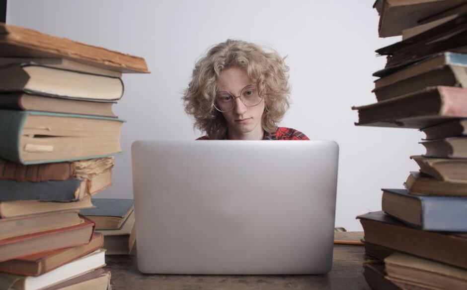 Melhores livros de questões para concurso 2025: ranking com dados reais
