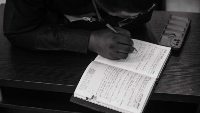 Como estudar atualidades para concurso: método fichamento 3×3