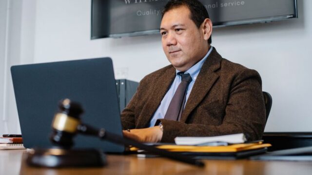 Melhor curso de direito constitucional para concursos? Guia